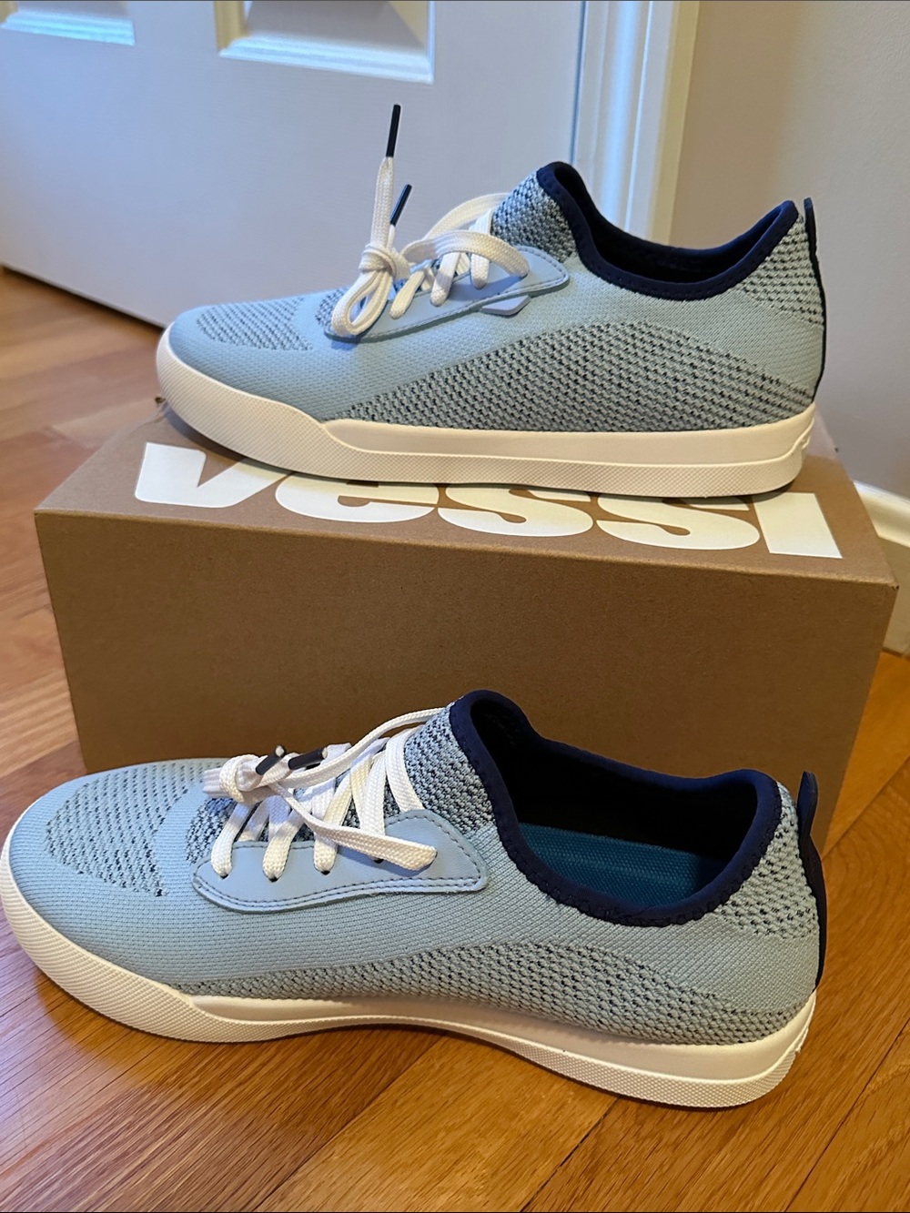 Vessi Weekend Sneaker Mens size 9 Blue Slip-On Sneakers Waterproof unisex NWB - Picture 6 of 10